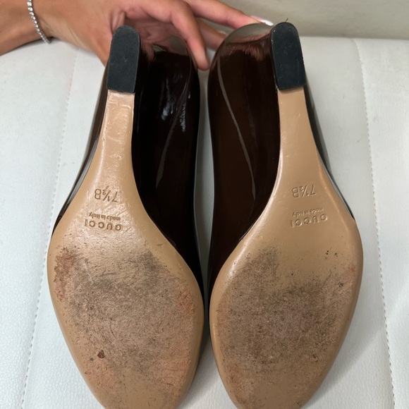 GUCCI Brown Patent Leather Wedge Pumps - Size 7 1/2 - Picture 6 of 6